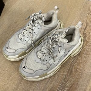 BALENCIAGA TRIPLE S SIZE 37